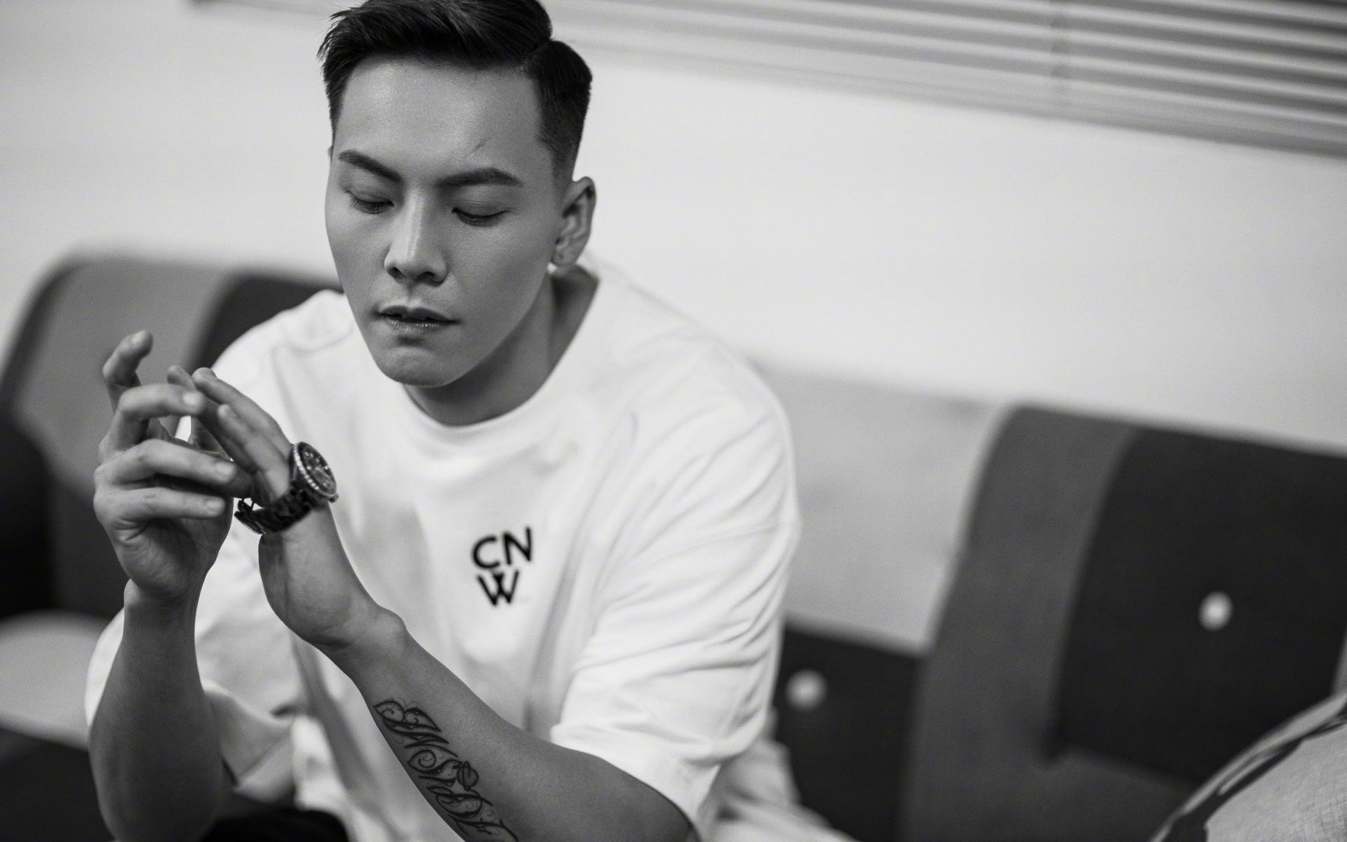 揭秘乒乓球器材演进史，乒乓球运动器材